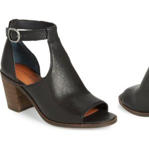 Lucky Brand Block Heel Sandal Size 5.5